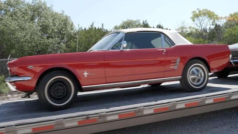 Найденную в Алабаме коллекцию раритетных машин выставят на аукцион