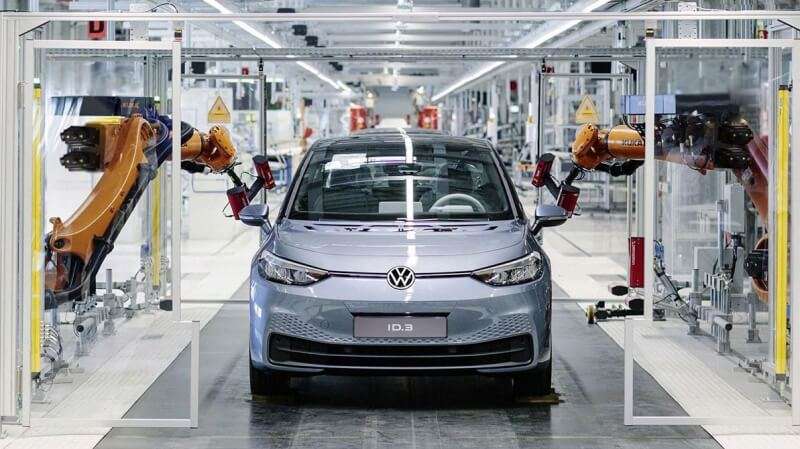 VOLKSWAGEN AUTOMOBILE приостановит производство электромобилей на двух заводах