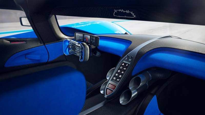 Bugatti впервые показала интерьер гиперкара Bolide