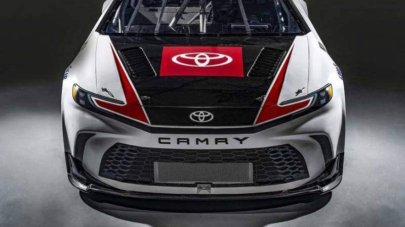В США показали очень мощную Toyota Camry