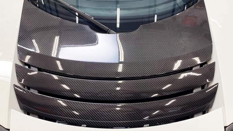 С молотка уйдёт практически новый Tesla Roadster из прошлого