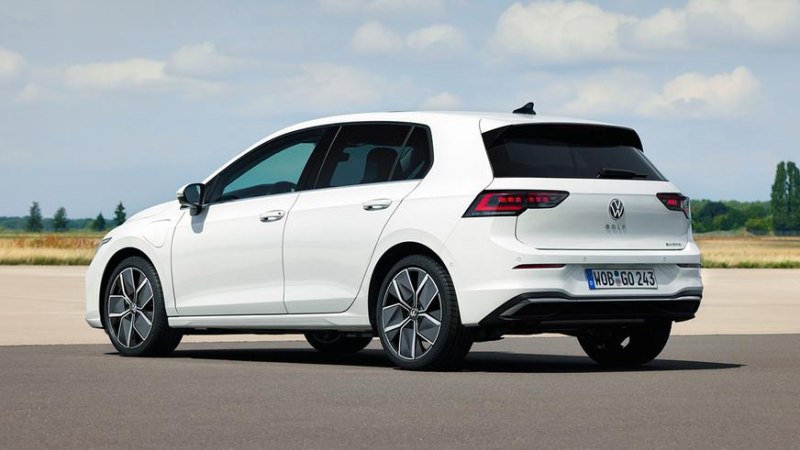 Volkswagen Golf обновился: он теперь 8.5