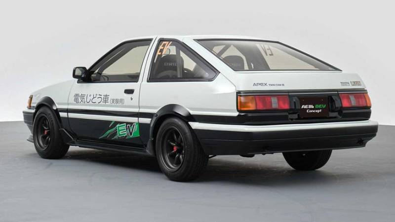 Японцам предложили прокатиться на электрическом AE86