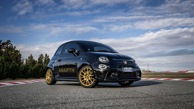 Юбилейный Abarth 695 75° Anniversario