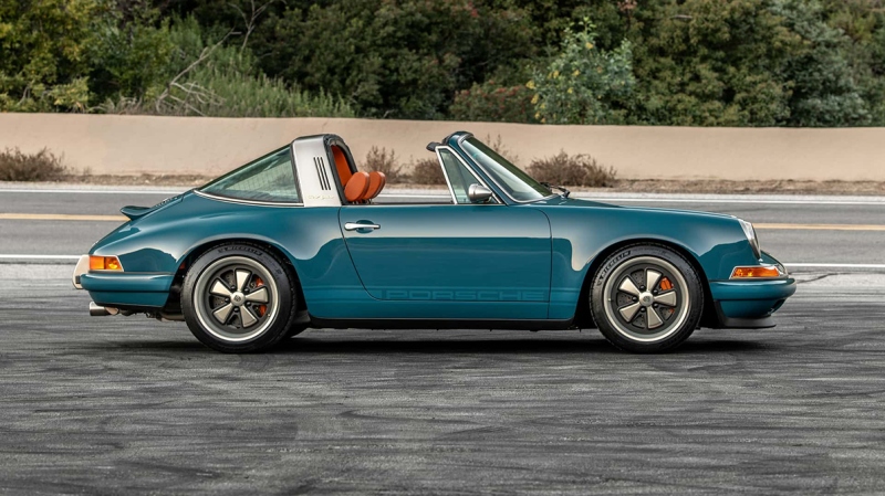 Юбилейный рестомод Porsche 911 Targa от Singer