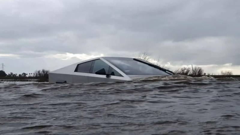 Tesla Cybertruck проверили глубокой водой