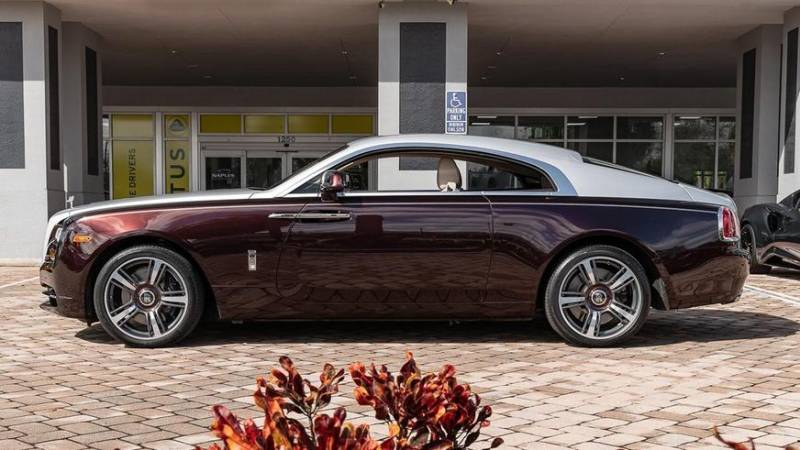 Bugatti Chiron продают с довеском в виде Rolls-Royce