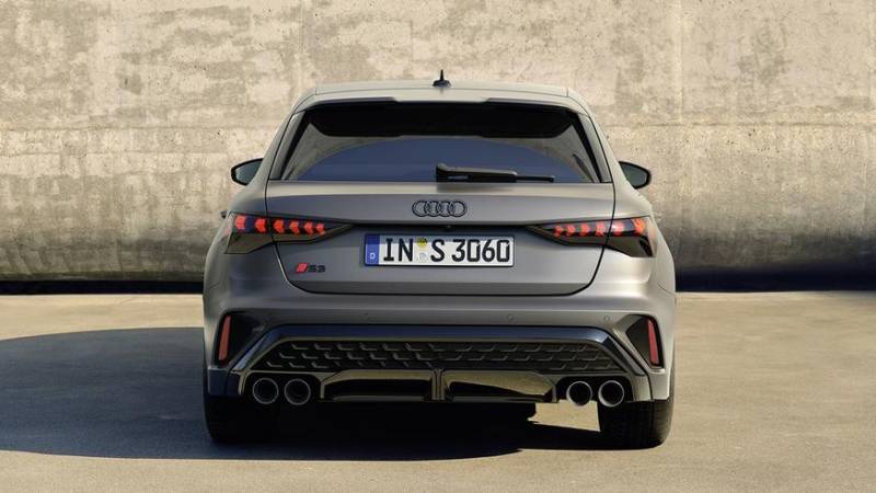 Audi показала обновлённые S3: плюс 23 силы и новый полный привод