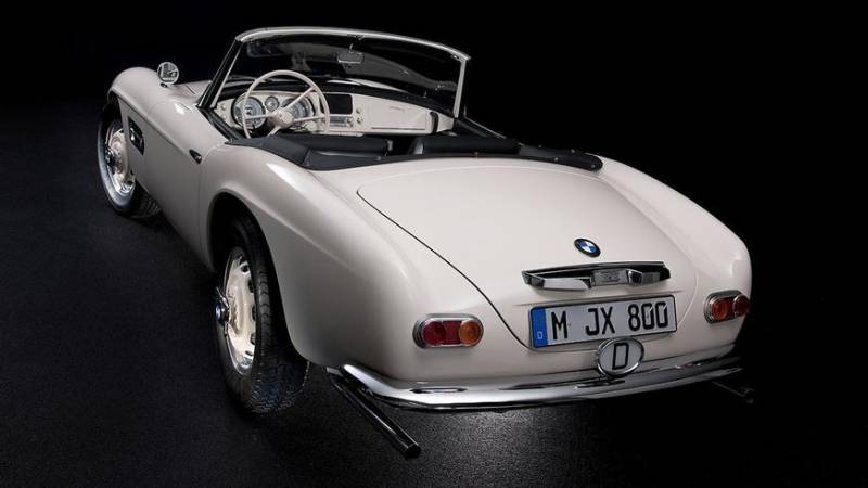 Обычный BMW Z4 превратился в ретрородстер за 288 тысяч евро