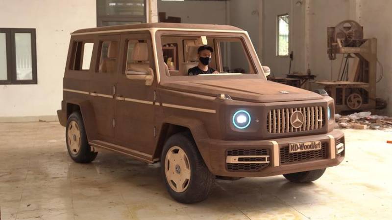 Рукастый плотник выпилил себе G-Class