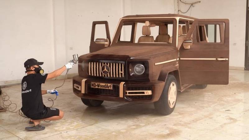 Рукастый плотник выпилил себе G-Class