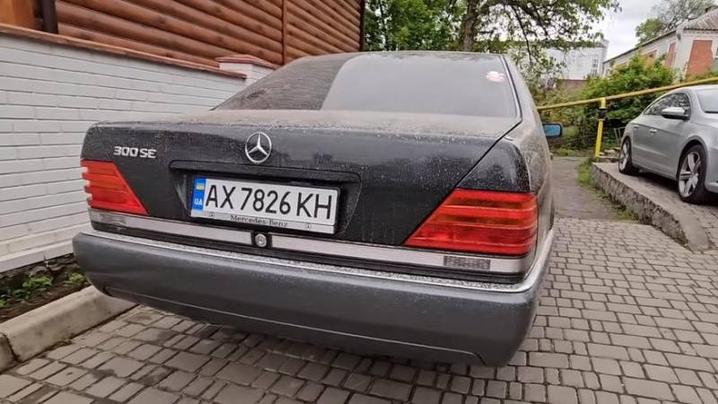 В Украине обнаружили почти новый Mercedes-Benz 300 SE (W140)