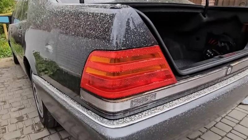 В Украине обнаружили почти новый Mercedes-Benz 300 SE (W140)