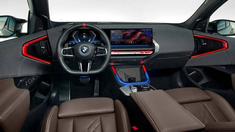 У BMW вышло новое поколение X3: электрификация и экраны