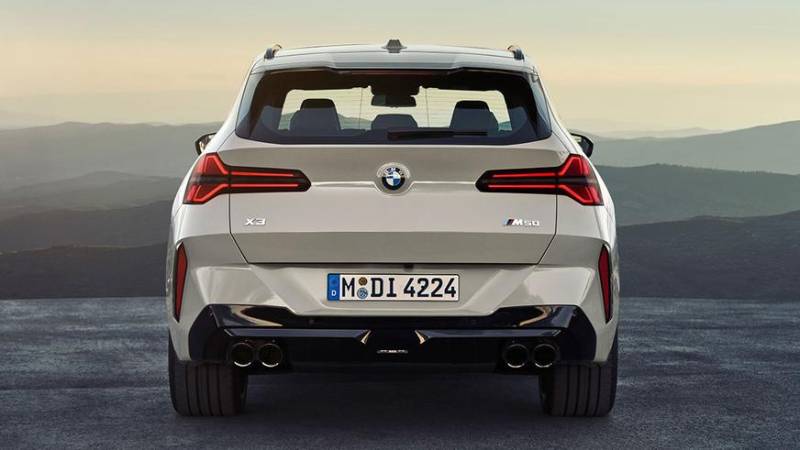 У BMW вышло новое поколение X3: электрификация и экраны