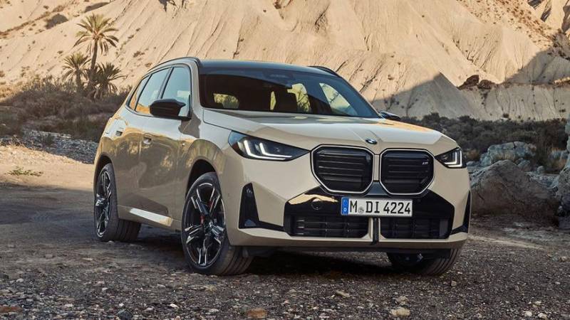 У BMW вышло новое поколение X3: электрификация и экраны