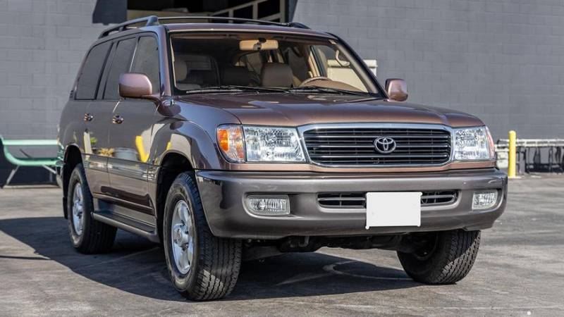 Land Cruiser 100 с небольшим пробегом замечен на аукционе