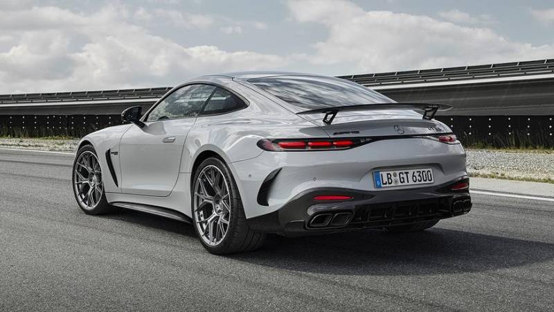 У Mercedes-AMG GT 63 появилась версия Pro