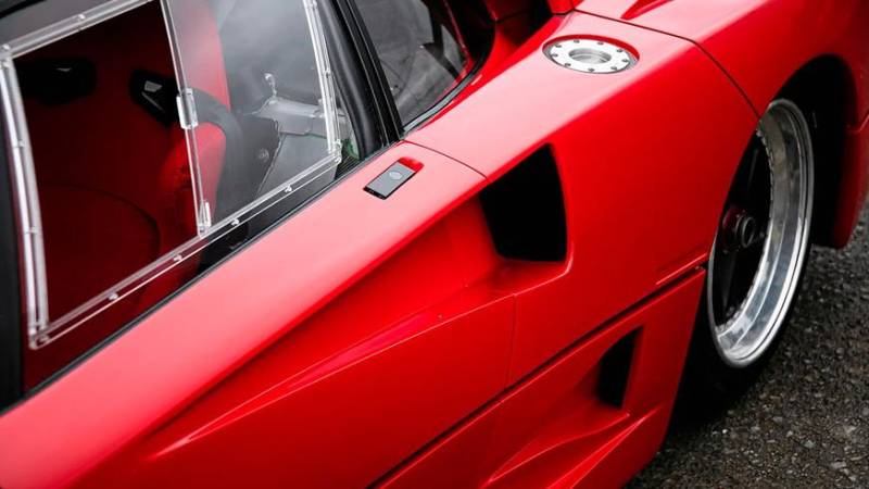 Уникальную F40 продают недорого, но это не совсем Ferrari