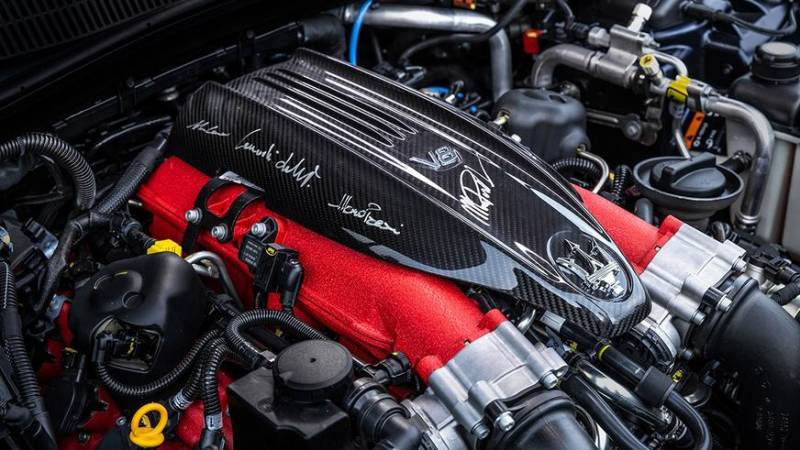 Сразу две известные марки избавляются от V8