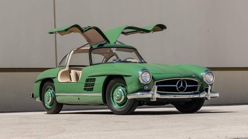 Уникальный 300SL Gullwing пустят с молотка