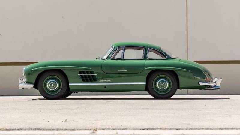 Уникальный 300SL Gullwing пустят с молотка