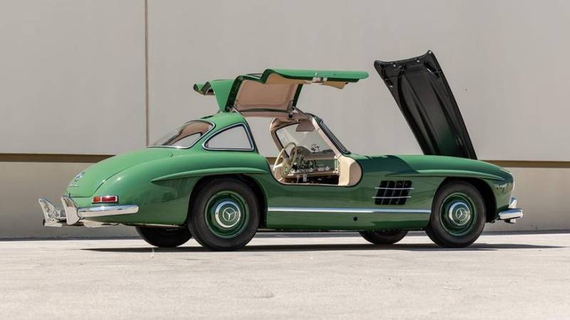 Уникальный 300SL Gullwing пустят с молотка