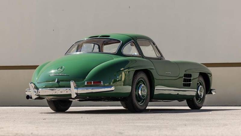 Уникальный 300SL Gullwing пустят с молотка