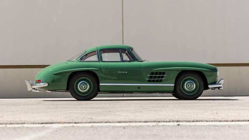 Уникальный 300SL Gullwing пустят с молотка