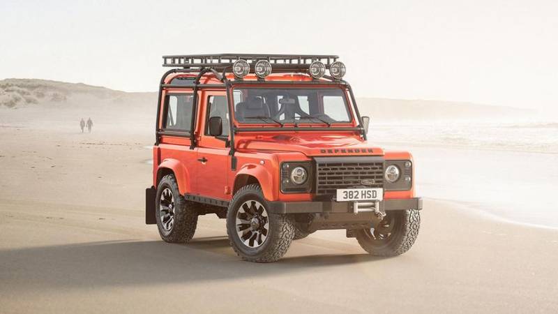 Land Rover снова взялся за старые Defender