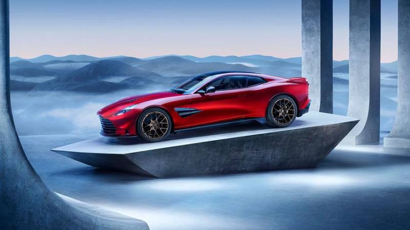 Новый флагман Aston Martin стал самым мощным в истории