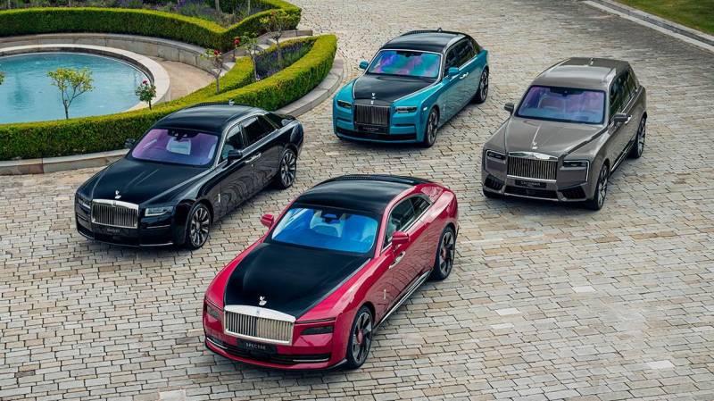 Rolls-Royce выпустит ещё два электрокара, но не откажется от V12