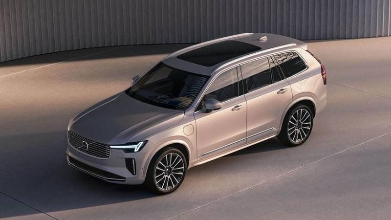 Volvo обновила кроссовер XC90 во второй раз