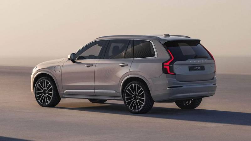 Volvo обновила кроссовер XC90 во второй раз