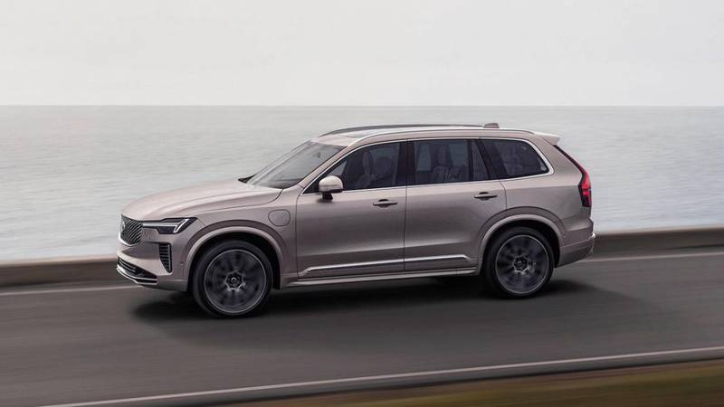 Volvo обновила кроссовер XC90 во второй раз