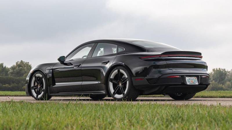 Porsche Taycan Turbo GT: менее 2 секунд до сотни