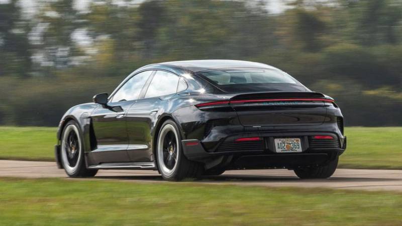 Porsche Taycan Turbo GT: менее 2 секунд до сотни