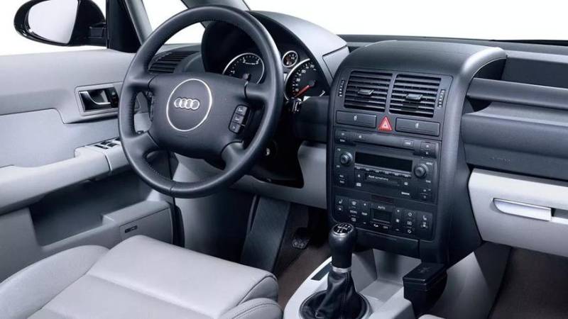 Студенты превратили Audi A2 в электрокар