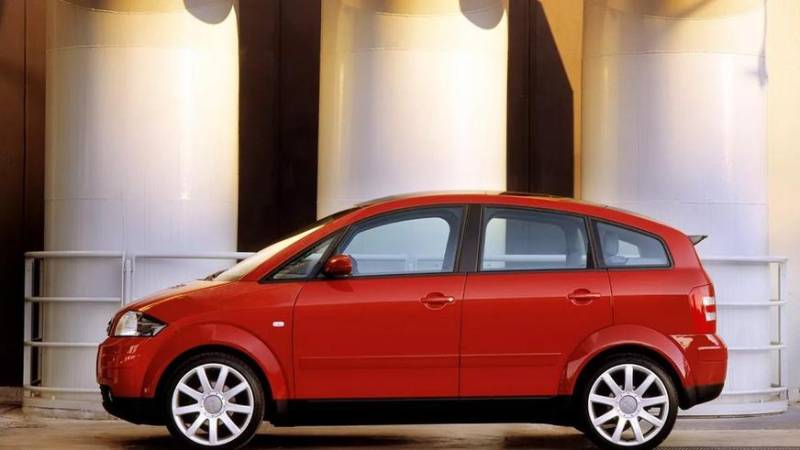 Студенты превратили Audi A2 в электрокар