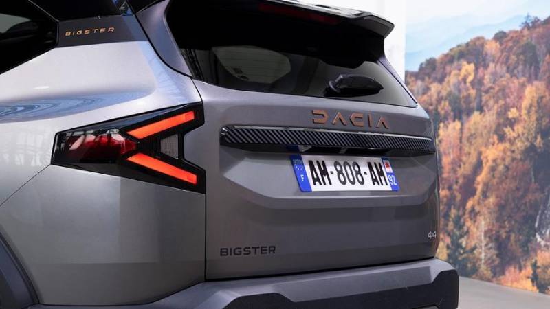 У Dacia появился Bigster — самый большой и мощный кроссовер