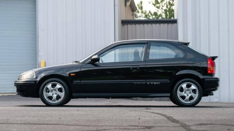 В США нашли новый Honda Civic SiR 1996 года выпуска