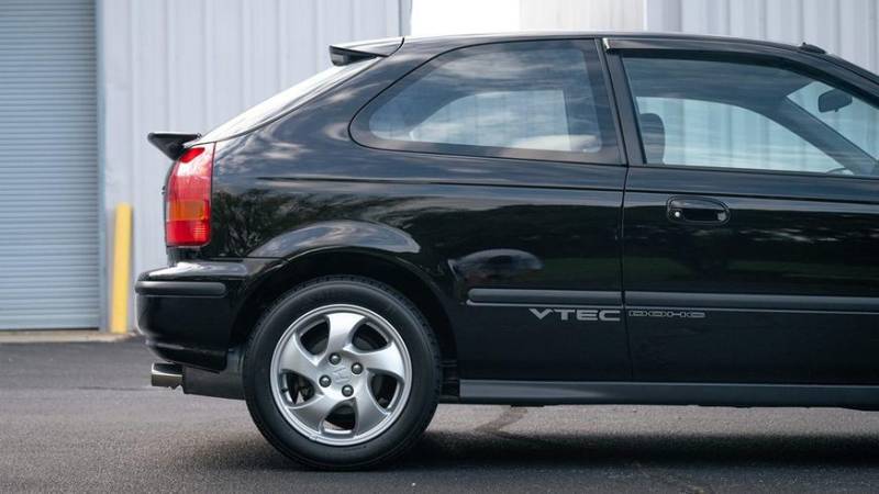 В США нашли новый Honda Civic SiR 1996 года выпуска