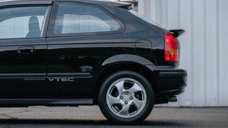 В США нашли новый Honda Civic SiR 1996 года выпуска