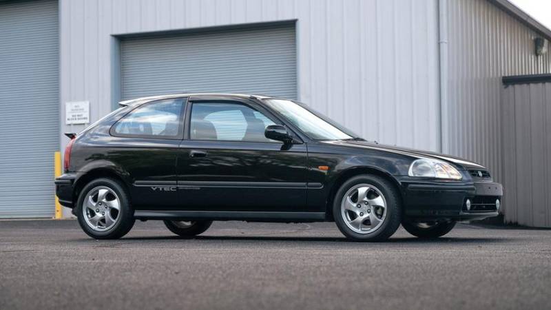 В США нашли новый Honda Civic SiR 1996 года выпуска