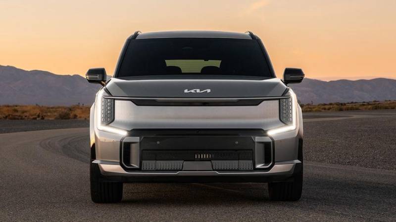 Электрокроссовер Kia EV9 получил 500-сильную версию GT