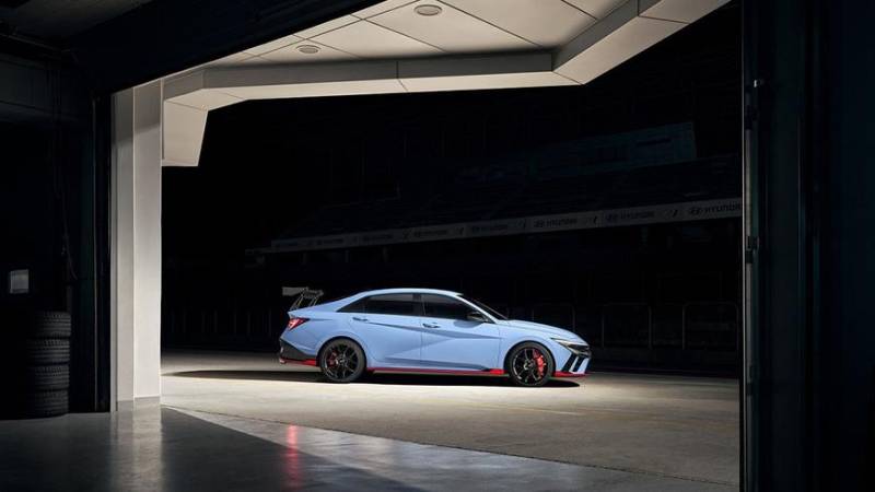 Hyundai Elantra N официально получила гигантское антикрыло