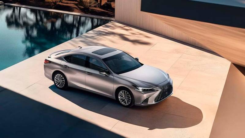 Обновлённый Lexus ES дебютировал в Китае