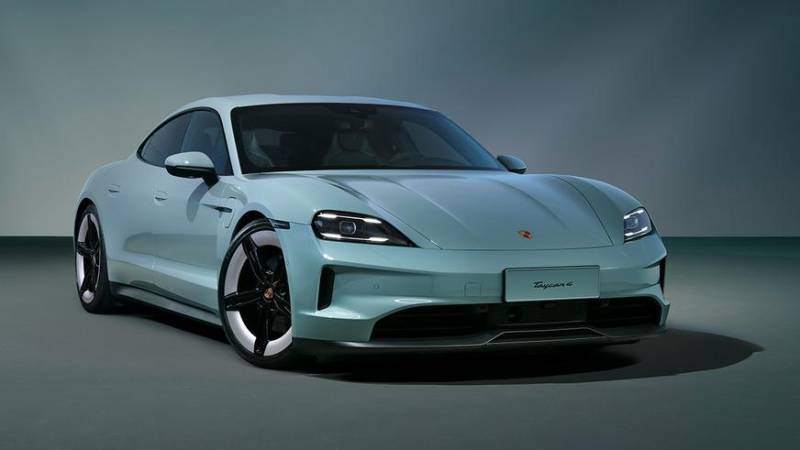 Обновлённый Porsche Taycan получил три дополнительные версии