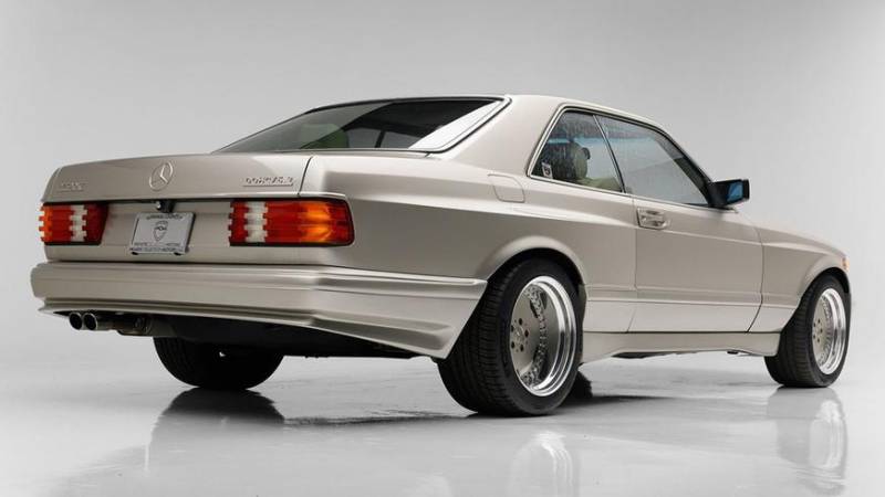 Рестомод Mercedes-Benz 560 SEC с мотором AMG в продаже