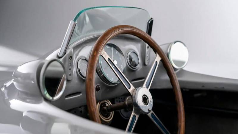 В открытой продаже впервые появился формульный Mercedes-Benz 1954 года